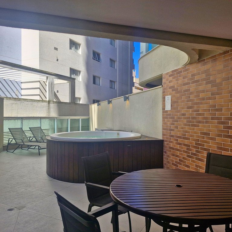 Unique 506 - Jacuzzi no Quintal!