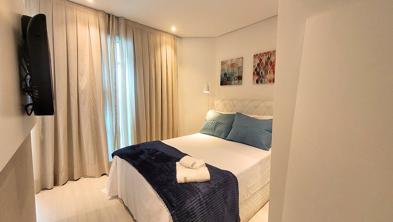 Unique 1307 • Vista lateral para o mar