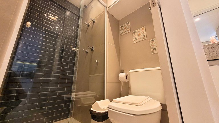 Unique 1307 • Vista lateral para o mar