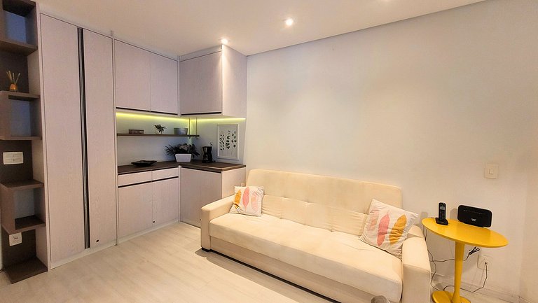 Unique 1307 • Vista lateral para o mar