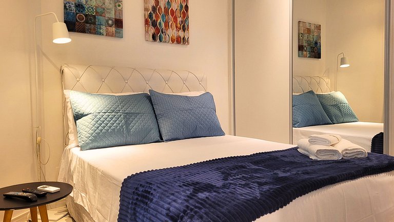 Unique 1307 • Vista lateral para o mar