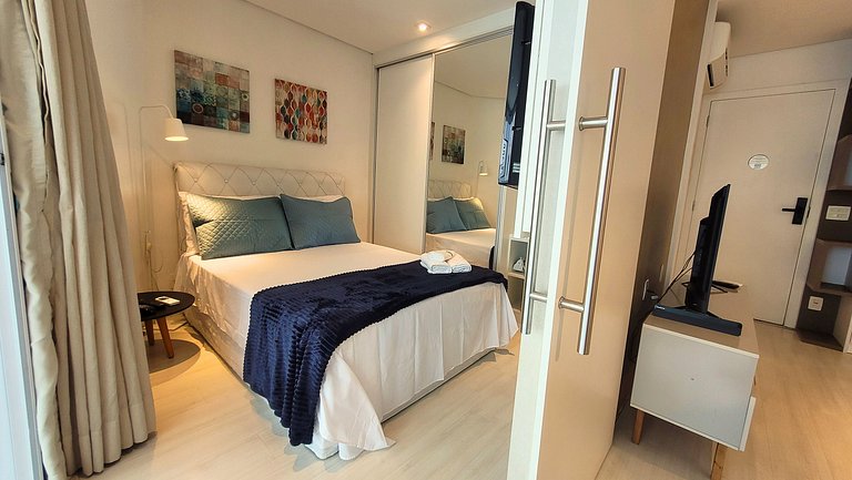 Unique 1307 • Vista lateral para o mar