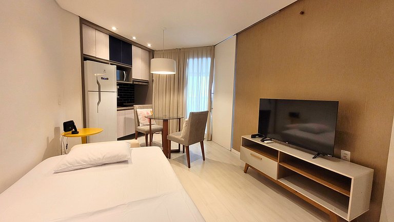 Unique 1307 • Vista lateral para o mar