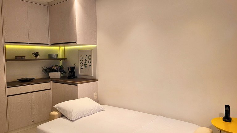 Unique 1307 • Vista lateral para o mar