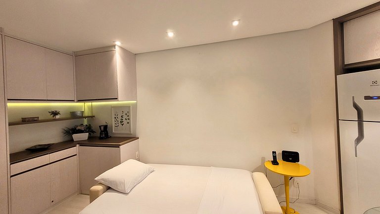 Unique 1307 • Vista lateral para o mar