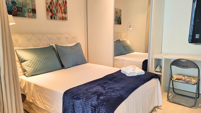 Unique 1307 • Vista lateral para o mar