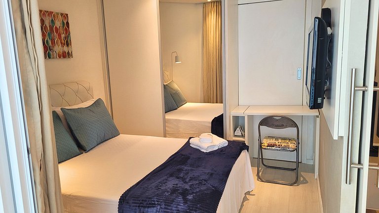 Unique 1307 • Vista lateral para o mar