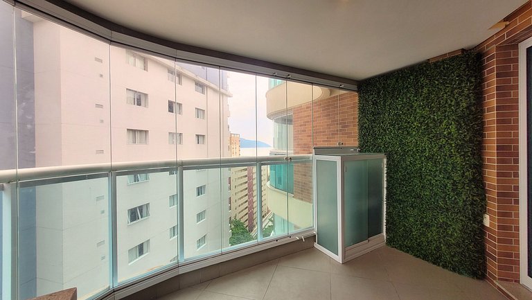 Unique 1307 • Vista lateral para o mar