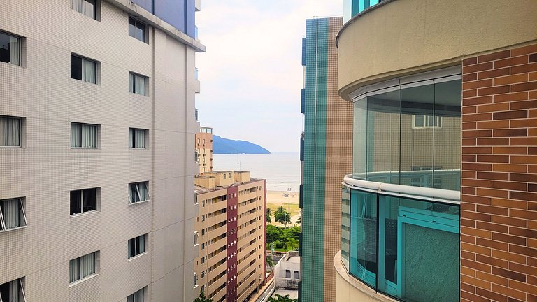 Unique 1307 • Vista lateral para o mar