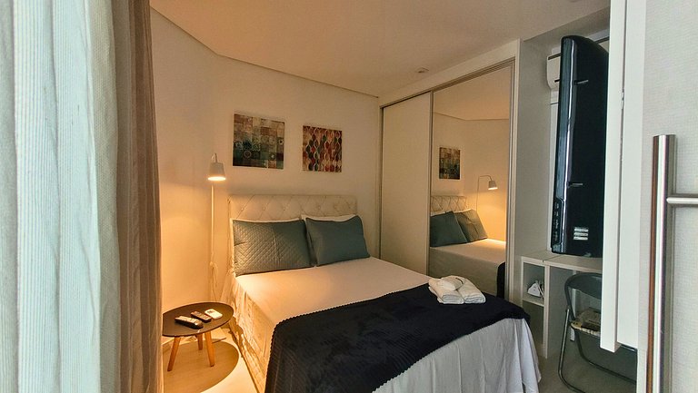 Unique 1307 • Vista lateral para o mar