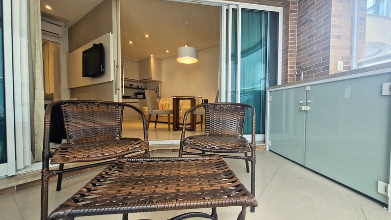 Unique 1307 • Vista lateral para o mar