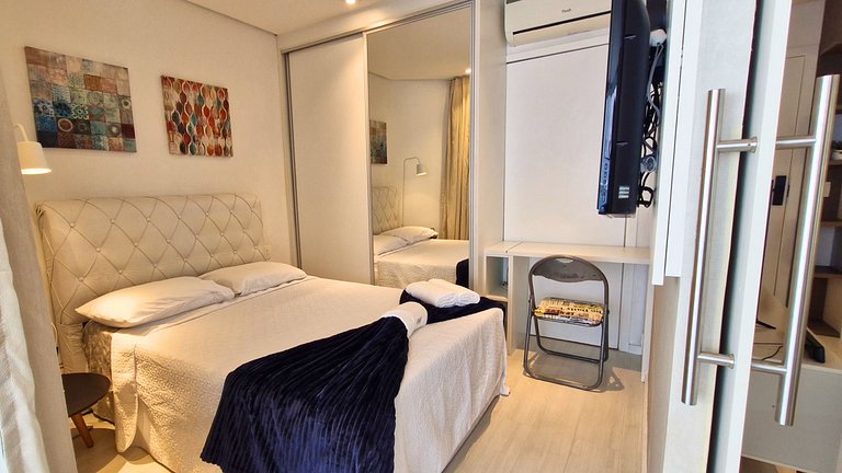 Unique 1307 • Vista lateral para o mar