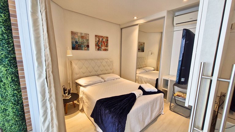 Unique 1307 • Vista lateral para o mar