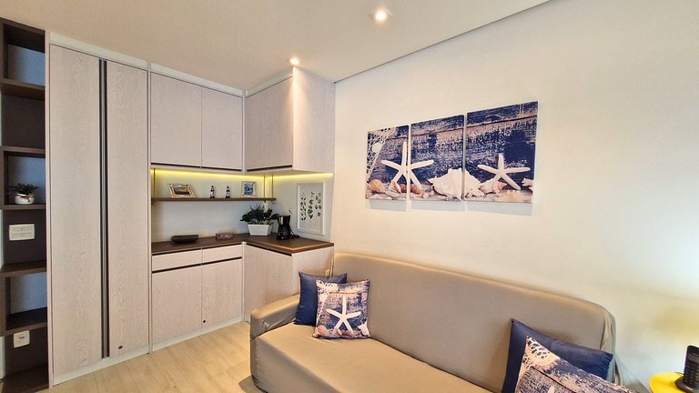 Unique 1307 • Vista lateral para o mar