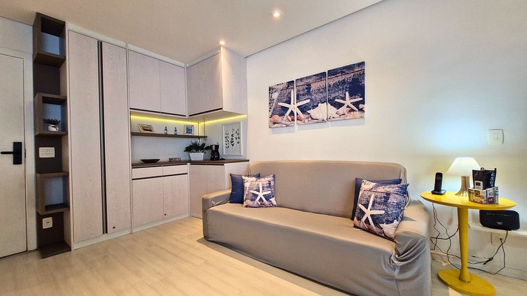 Unique 1307 • Vista lateral para o mar