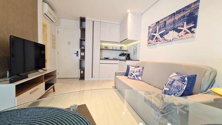 Unique 1307 • Vista lateral para o mar