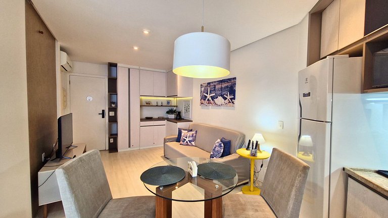 Unique 1307 • Vista lateral para o mar