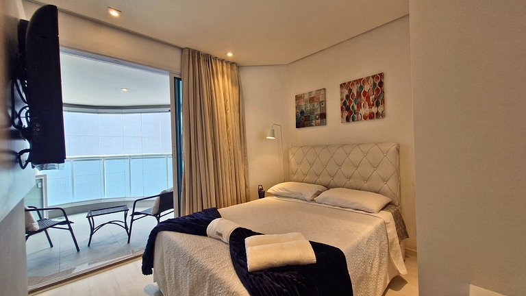 Unique 1307 • Vista lateral para o mar