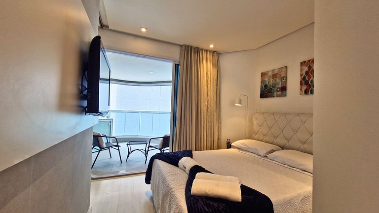 Unique 1307 • Vista lateral para o mar