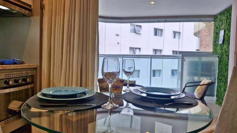 Unique 1307 • Vista lateral para o mar