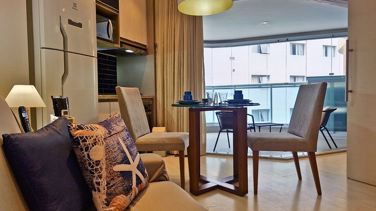 Unique 1307 • Vista lateral para o mar