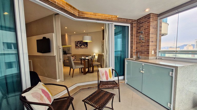 Unique 1307 • Vista lateral para o mar