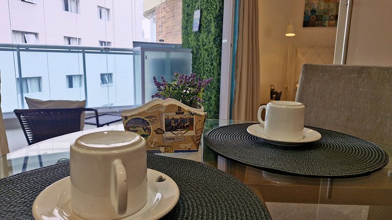 Unique 1307 • Vista lateral para o mar