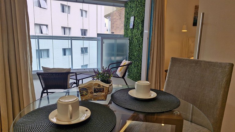 Unique 1307 • Vista lateral para o mar