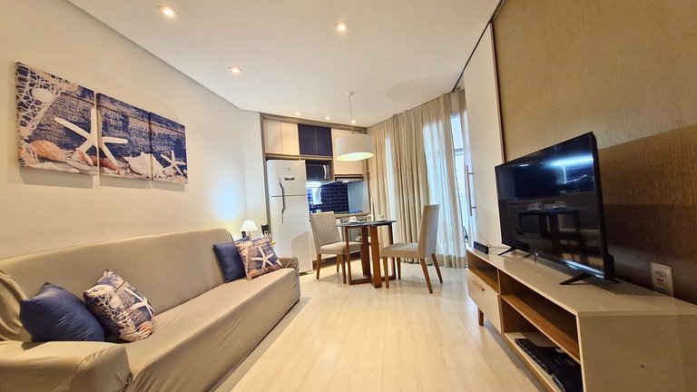 Unique 1307 • Vista lateral para o mar