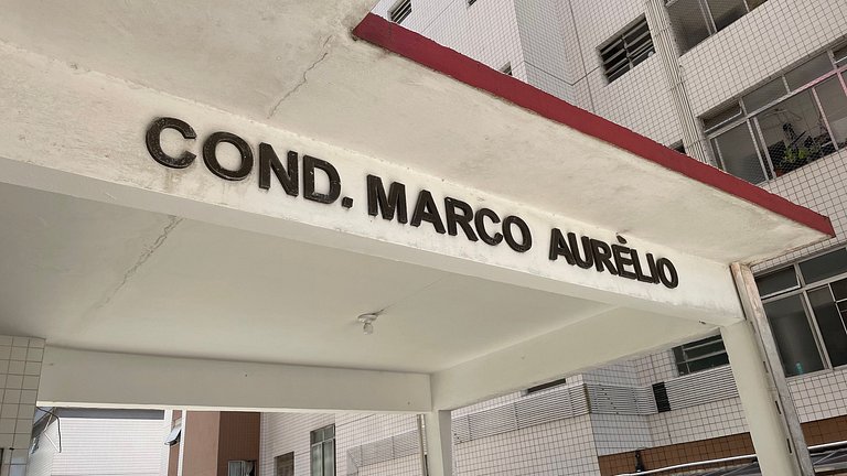 Marco Aurelio - Frente à praia do José Menino